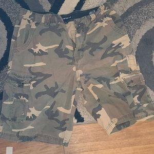 Airwalk camo cargo shorts